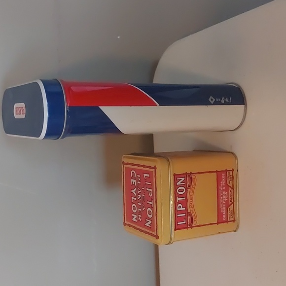 Set of two Vintage Metal tins - Picture 2 of 7